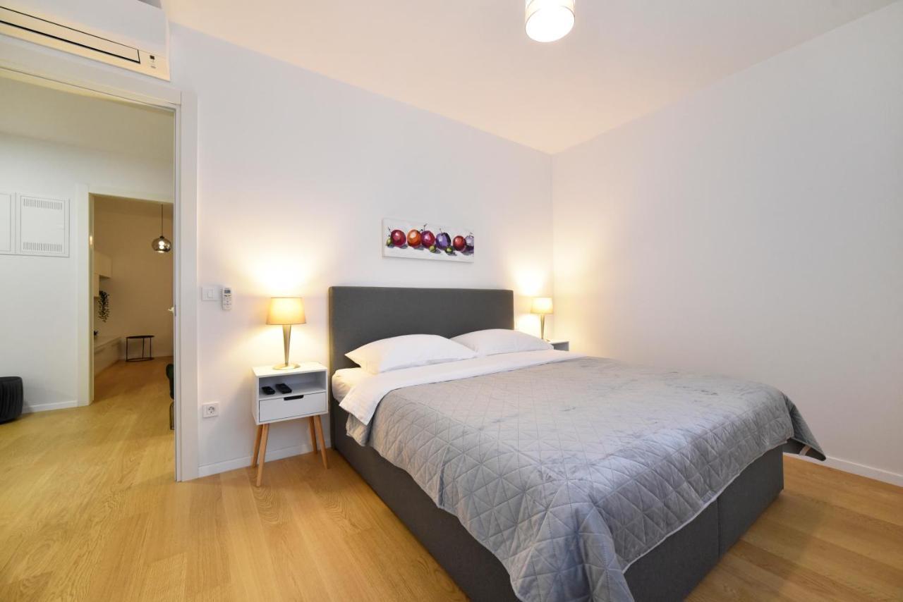 Ophelia Apartment With Parking Zagreb Exterior foto