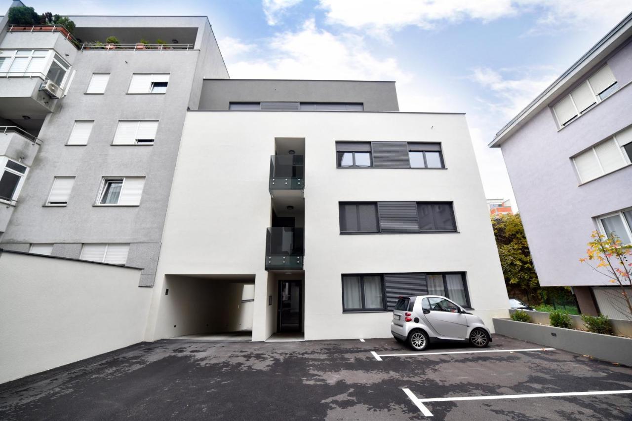 Ophelia Apartment With Parking Zagreb Exterior foto